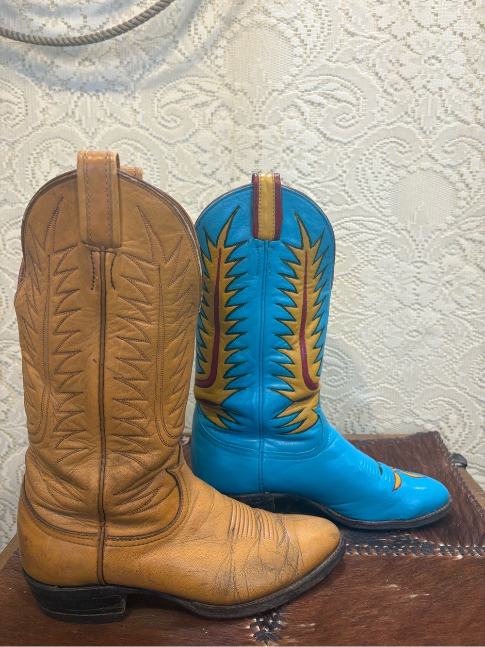 Hand Painted TonyLama Turquoise and Yellow Western Feathered Cowboy Boots size 8 - Picture 15 of 16